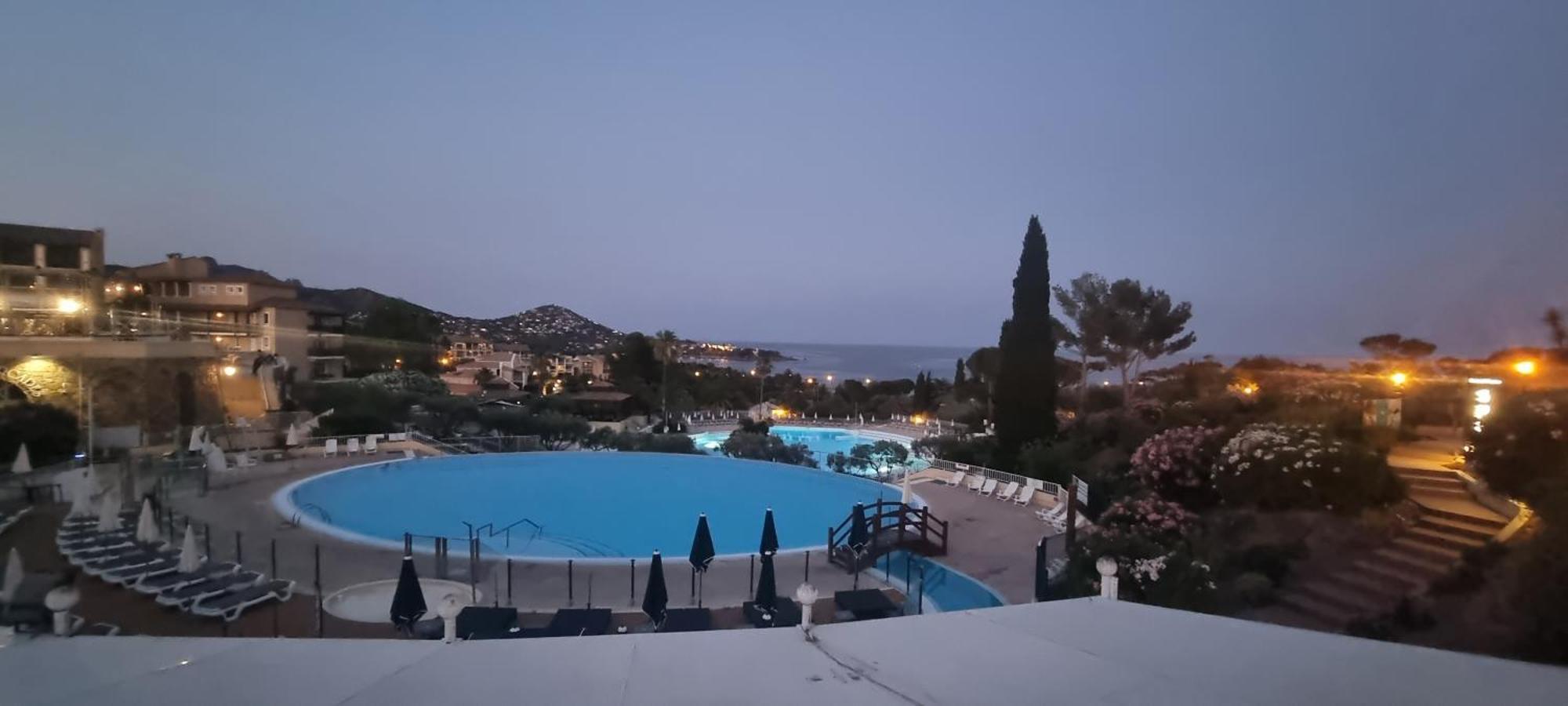 Agay Cap Esterel Village Allee Fleurs - F2 Clim Vue Golf Et Mer - Grande Terrasse Plein Sud Saint-Raphaël Exterior foto